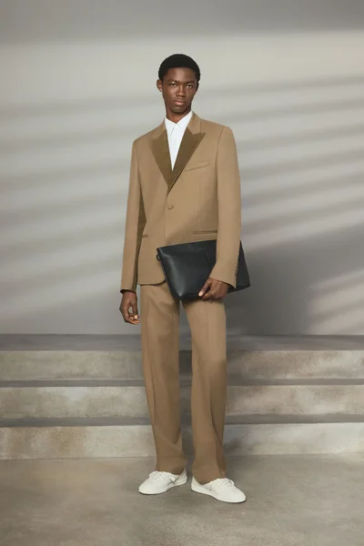 Look 15
